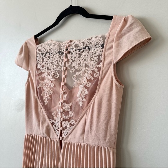 ASOS WEDDING Lace Back Pleated Maxi Dress In Nude- Size:4) - Picture 11 of 14